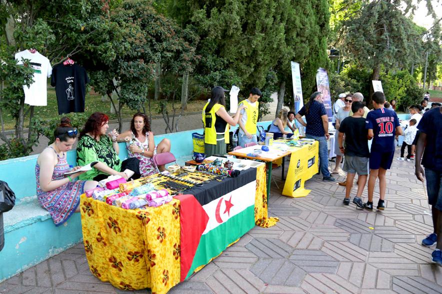 Puestos de artesanías. Fiesta del ArcoIris 2019 