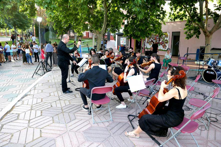 Orquesta musical en la Fiesta del ArcoIris 2019 