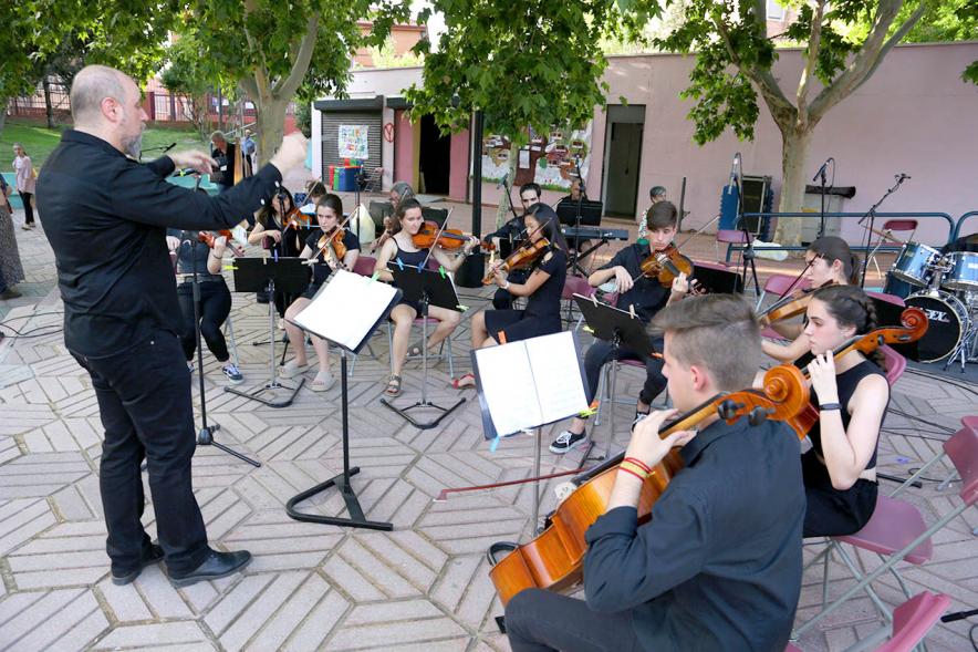 Orquesta en la Fiesta del ArcoIris 2019 
