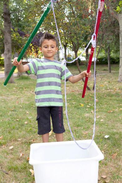 Celebración del Día del Arcoiris 2018 - Imagen de un niño jugando.