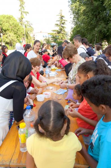 Celebración del Día del Arcoiris 2018 - Imagen de las actividades multiculturales infantiles.