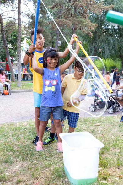 Celebración del Día del Arcoiris 2018 -  Imagen de las actividades multiculturales infantiles.
