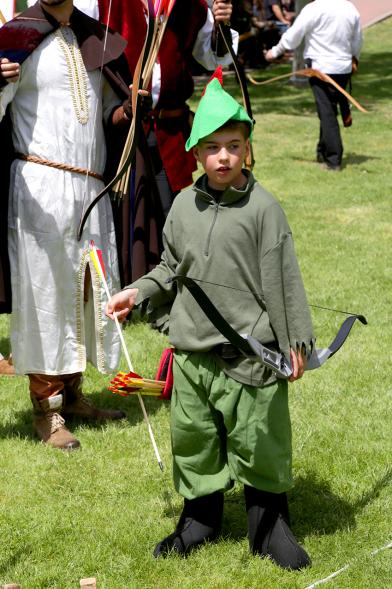 IXª Gran Tirada Medieval Ciudad de Alcobendas - Arqueros de Ulises - Un arquero infantil.