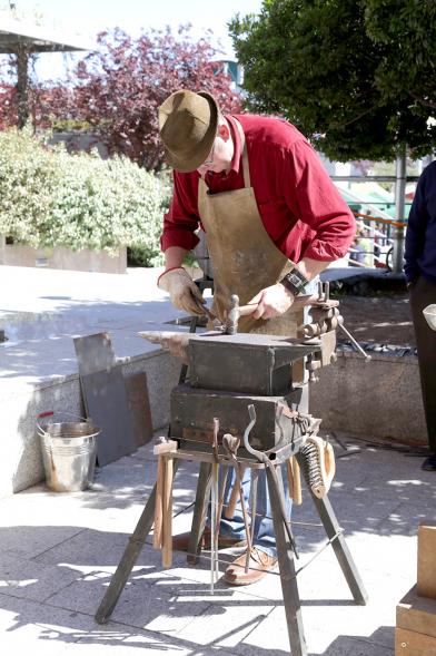 Días Europeos de la Artesanía - Paseo del Arte y la Artesanía - Un artesano trabajando.
