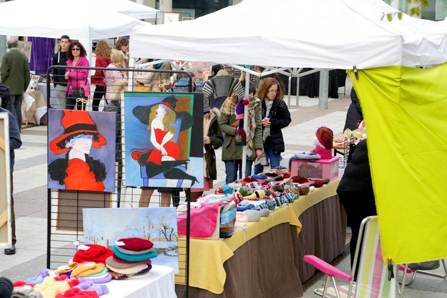 Paseo del Arte y de la Artesanía - Días Europeos de la Artesanía - Exposiciones de Artesanía Tradicional en la Plaza Mayor - Imagen de uno de los stands de la feria.