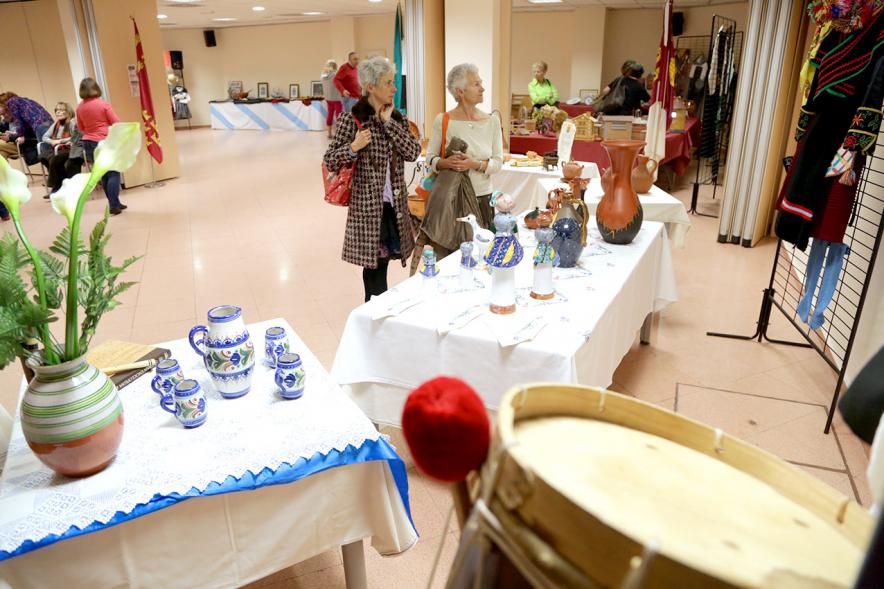 Visitantes en la Exposición Días Europeos de la Artesanía.
