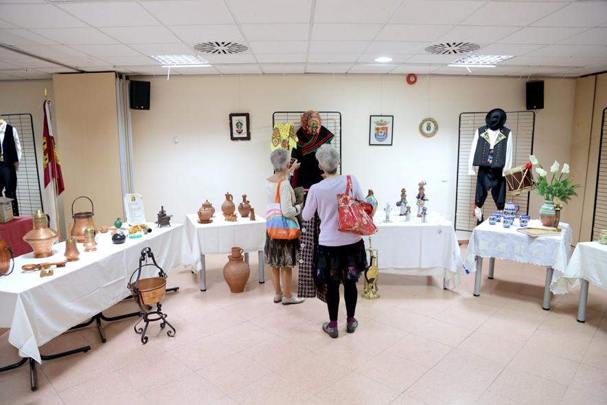 Visitantes en la Exposición Días Europeos de la Artesanía.