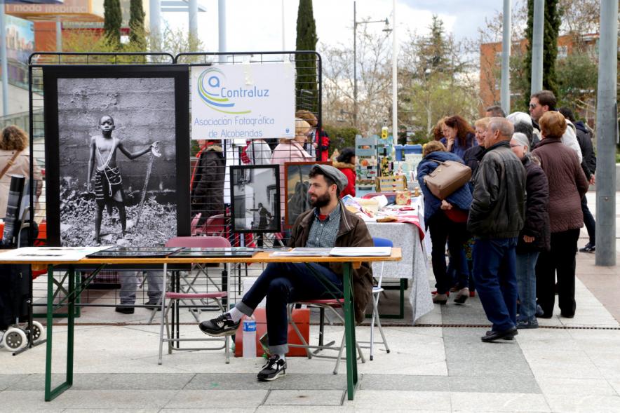 Paseo del Arte y de la Artesanía - Días Europeos de la Artesanía - Exposiciones de Artesanía Tradicional en la Plaza Mayor - Imagen de uno de los stands de la feria.