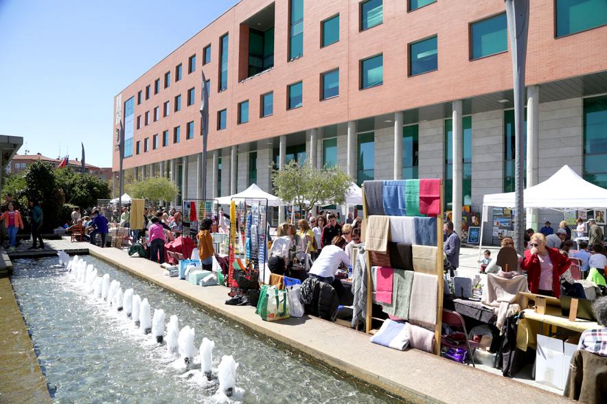 Días Europeos de la Artesanía - Paseo del Arte y la Artesanía - Parte trasera de los puestos.