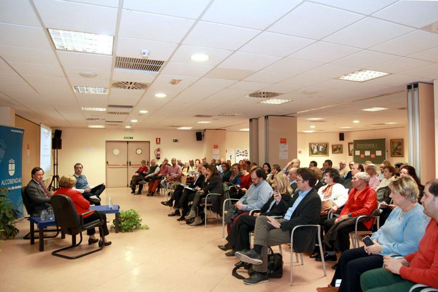 Asamblea - Encuentros con el Alcalde - Distrito Centro -Panorámica de la sala.
