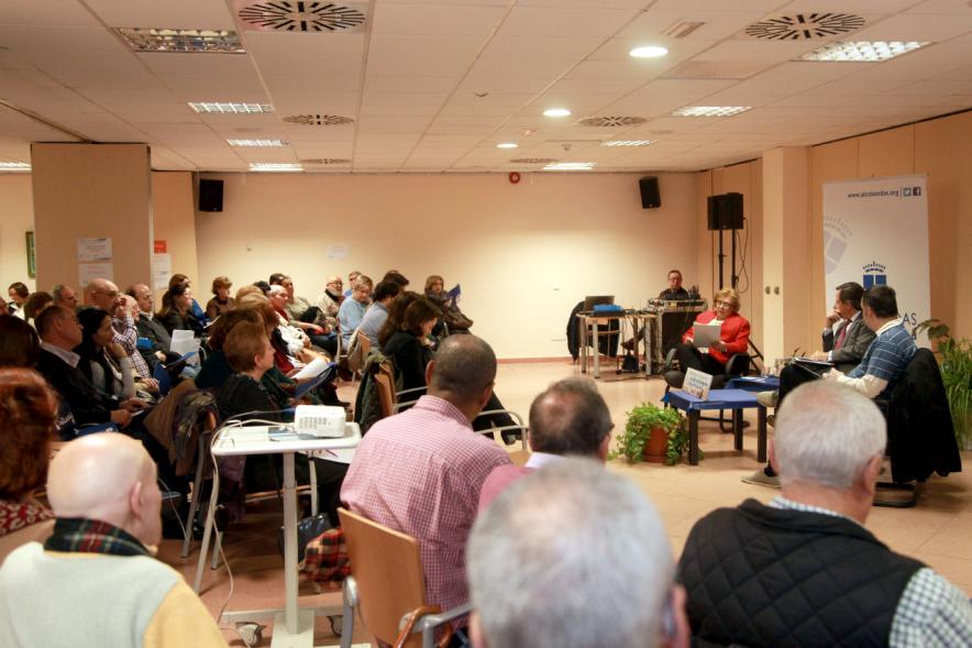 Asamblea - Encuentros con el Alcalde - Distrito Centro - Panoramica de los asistentes.