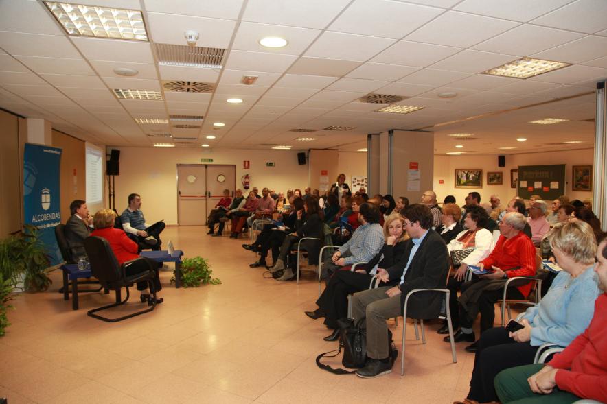 Asamblea - Encuentros con el Alcalde - Distrito Centro - Vista general de la sala.