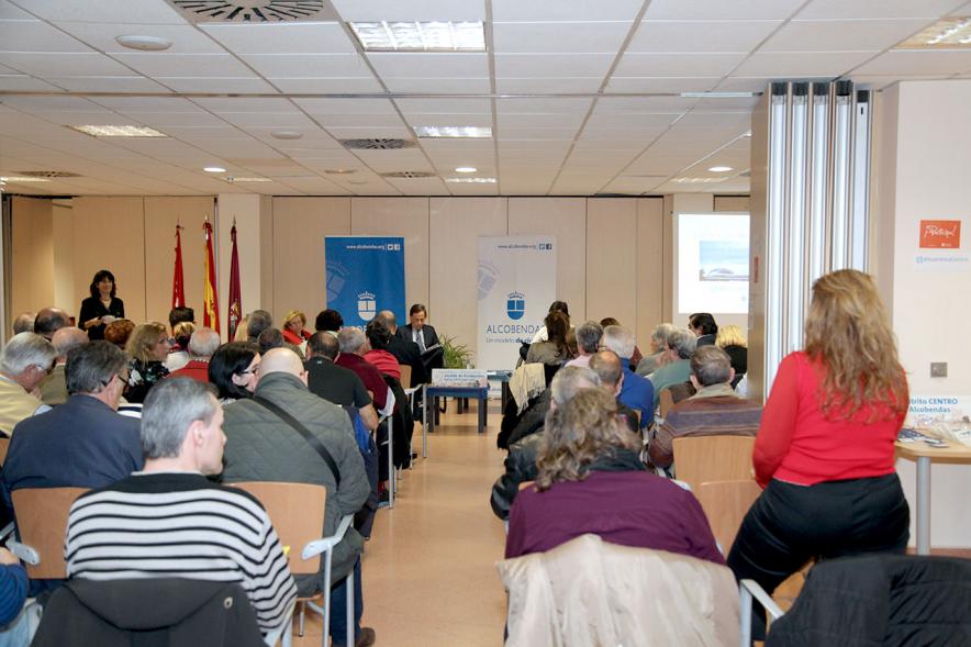 Asamblea Distrito Centro - Encuentros con el Alcalde - Panorámica de los vecinos y las autoridades.