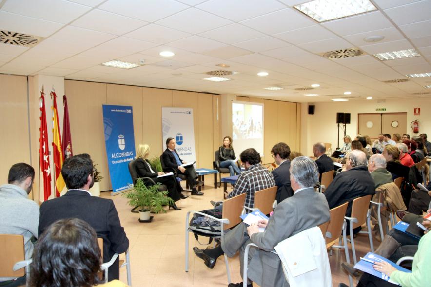 Asamblea Distrito Urbanizaciones - Encuentros con el Alcalde - Imagen lateral de los vecinos.