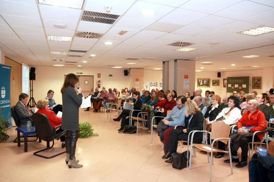 Asamblea - Encuentros con el Alcalde - Distrito Centro - Vista general de la sala.