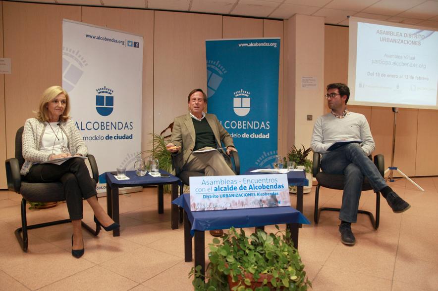 Asamblea Encuentros con el Alcalde - Distrito Urbanizaciones - El grupo municpal.