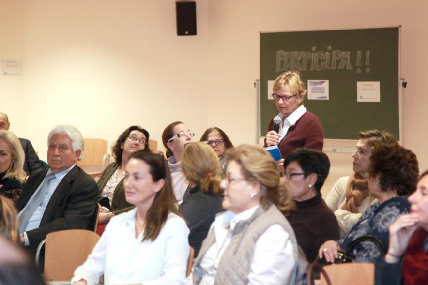 Asamblea Encuentros con el Alcalde - Distrito Urbanizaciones - Un vecino pregunta.
