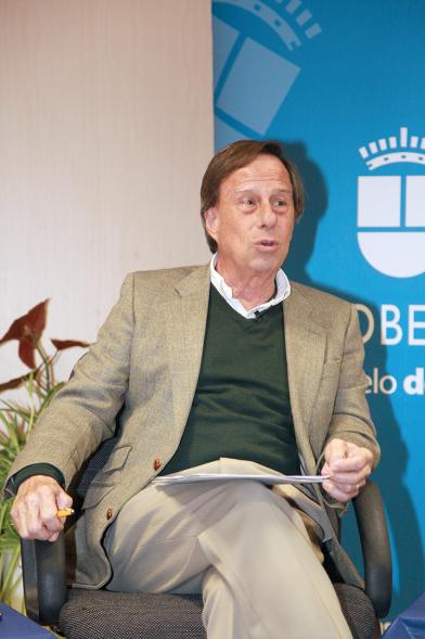 Asamblea Encuentros con el Alcalde - Distrito Urbanizaciones -  El alcalde responde.