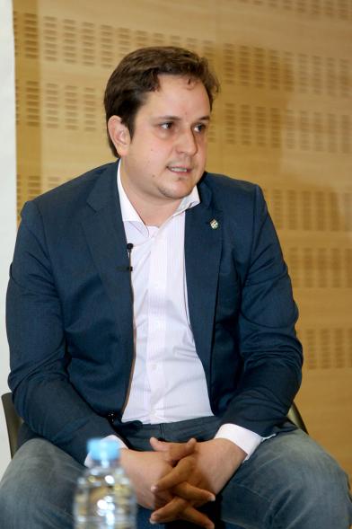 Asamblea de Distrito Centro - Primer plano de Alberto Polo, responsable municipal del distrito Centro.