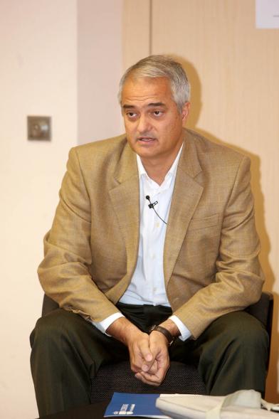 Asamblea de Distrito Urbanizaciones - Primer plano de José María Tovar, responsable municipal del distrito norte.