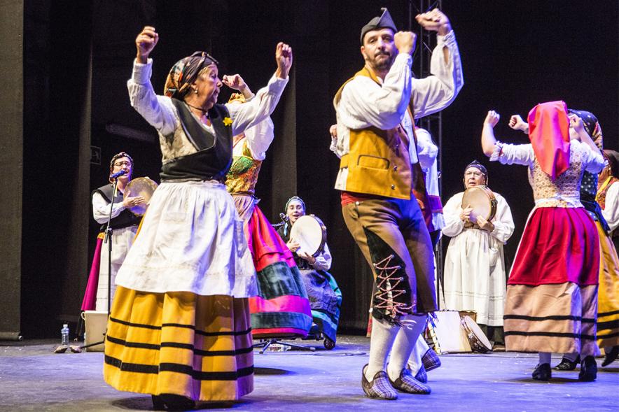 Día de Asturias. Fiesta de la Santina - Dos bailarines.