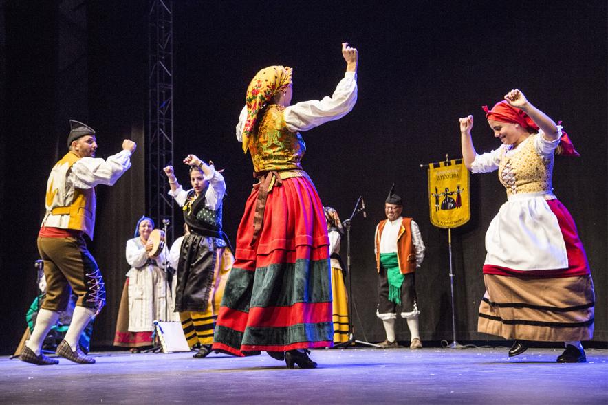 Día de Asturias. Fiesta de la Santina - Baile típico asturiano.