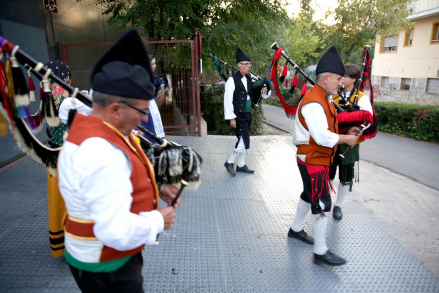 Día de Asturies - Fiesta de la Santina 2018 - Imagen de la actuación del grupo de gaiteros.