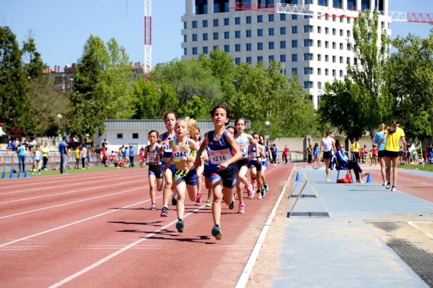 XVIII Trofeo de Atletismo Colegio Base -  Imagen de la carrera infantil.