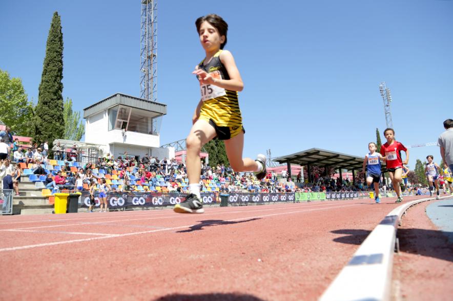 XVIII Trofeo de Atletismo Colegio Base - Imagen de la carrera infantil.