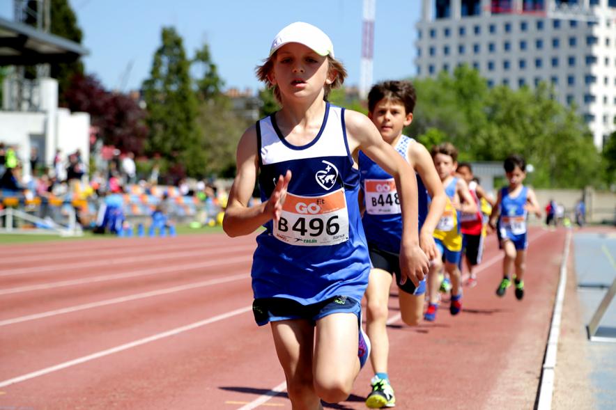 XVIII Trofeo de Atletismo Colegio Base - Imagen de la carrera infantil.