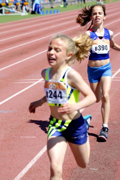 XVIII Trofeo de Atletismo Colegio Base - Imagen de la carrera infantil.