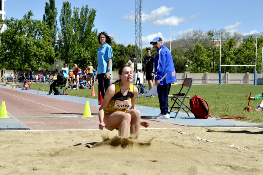 XVIIº Torneo de Atletismo Colegio Base - Salto de longitud.