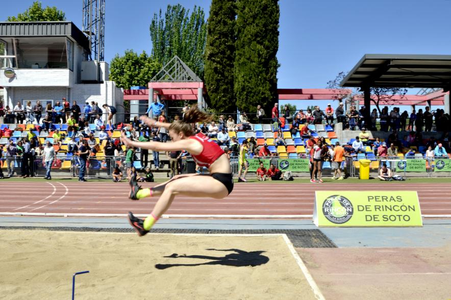 XVIIº Torneo de Atletismo Colegio Base - Salto de longitud.
