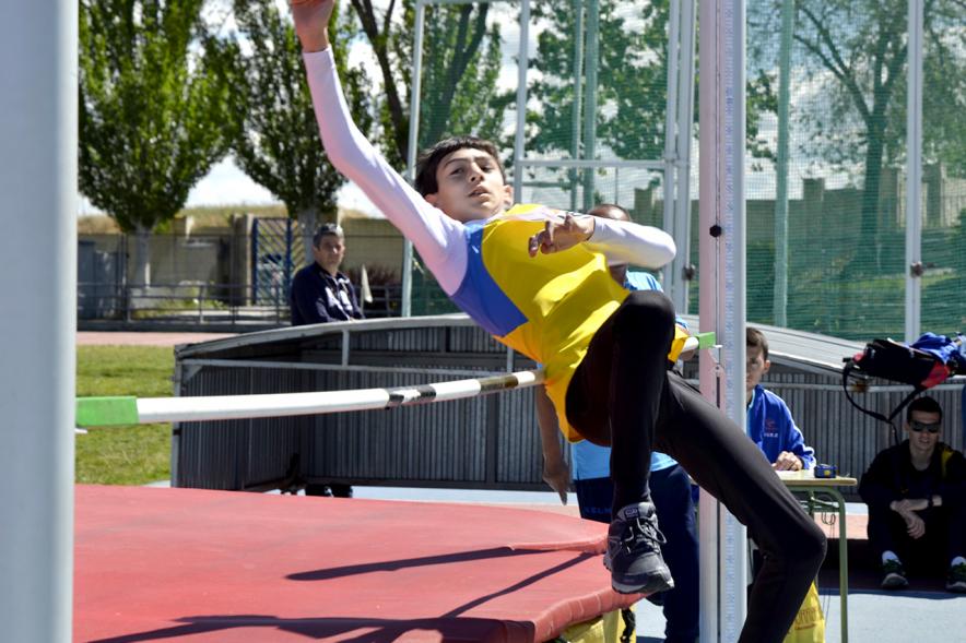 XVIIº Torneo de Atletismo Colegio Base - Salto de altura.