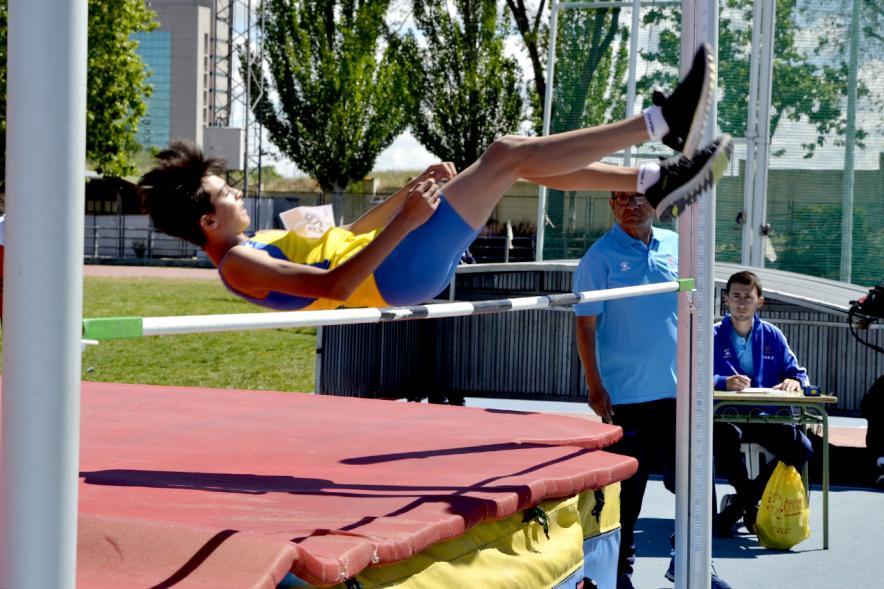 XVIIº Torneo de Atletismo Colegio Base - Salto de altura.