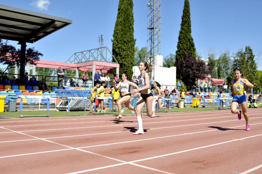 XVIIº Torneo de Atletismo Colegio Base -  Carrera femenina.