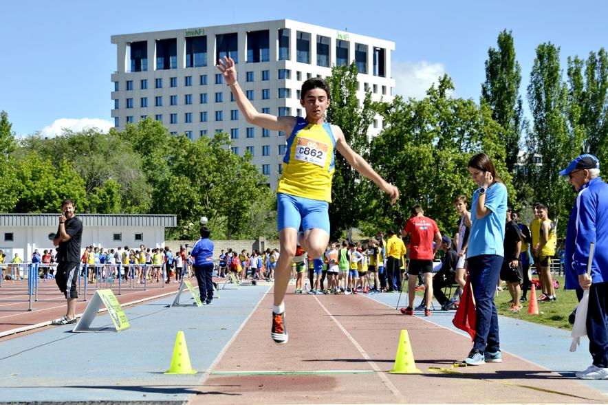 XVIIº Torneo de Atletismo Colegio Base - Salto de altura.