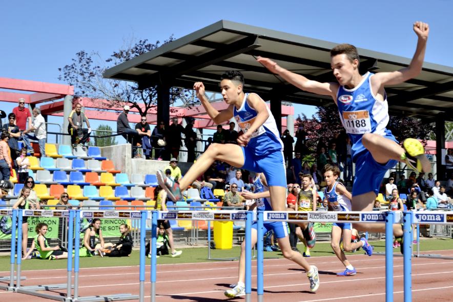 XVIIº Torneo de Atletismo Colegio Base -  Salto de vallas.