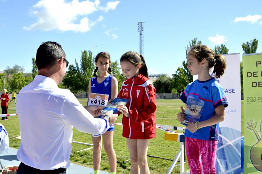 XVIIº Torneo de Atletismo Colegio Base - Pódium infantil femenino.