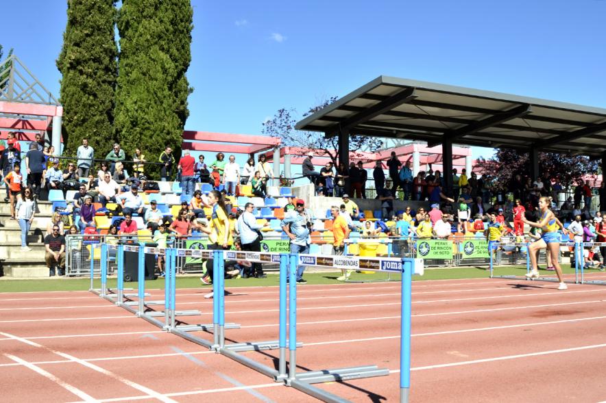 XVIIº Torneo de Atletismo Colegio Base - Panorámica de la pista de atletismo.
