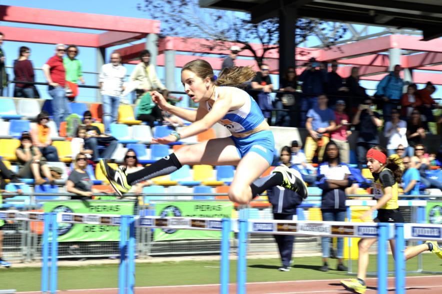 XVIIº Torneo de Atletismo Colegio Base -  Salto de vallas.