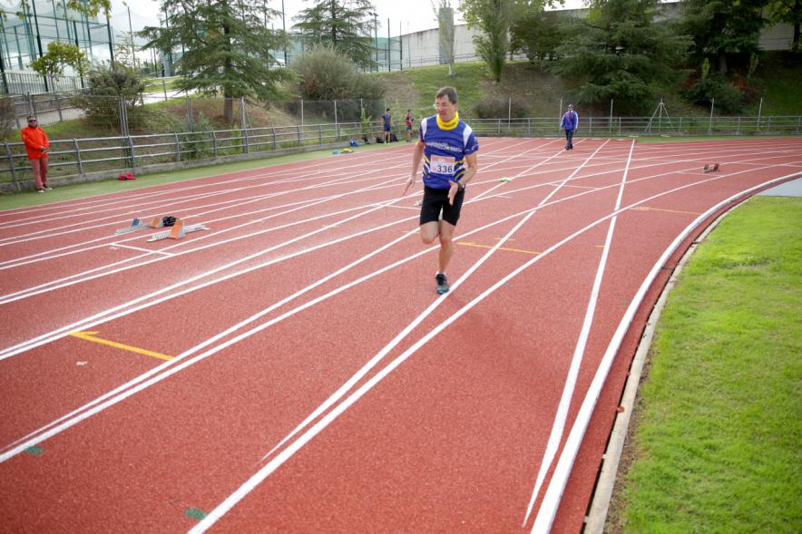 Atleta utilizando las instalaciones