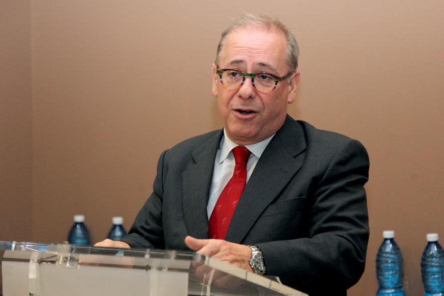 Presentación Nuevo Autobús Transporte Interempresas - Primer plano del discurso de Javier Beitia, presidente de AICA.