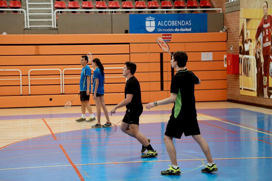 IIº Torneo de Badminton de Alcobendas ARAPA -  Jugadores en la pista.