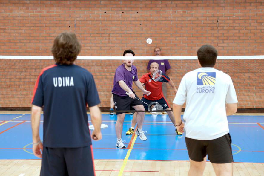 IIº Torneo de Badminton de Alcobendas ARAPA -  Jugadores en la pista.