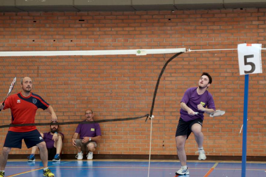 IIº Torneo de Badminton de Alcobendas ARAPA -  Los jugadores en la pista.