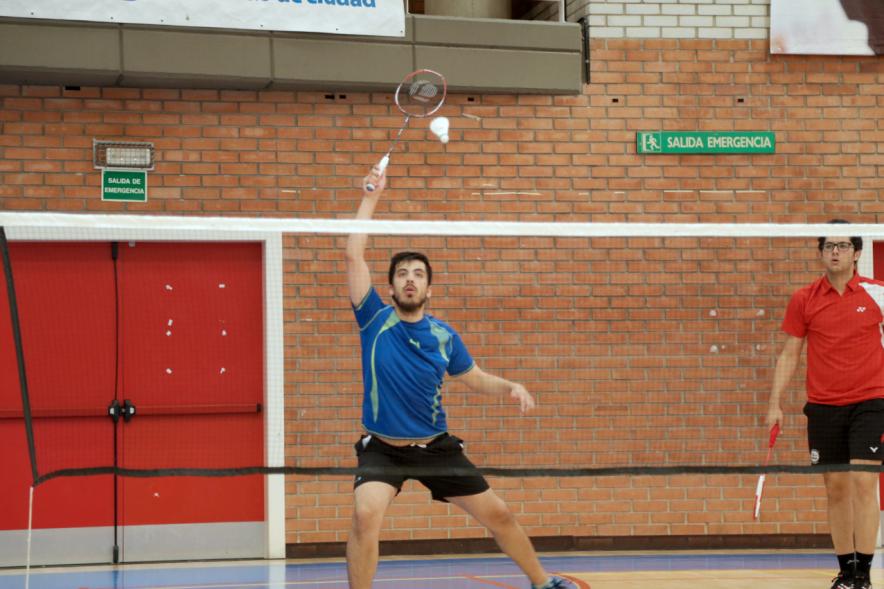IIº Torneo de Badminton de Alcobendas ARAPA -  Los jugadores en la pista.