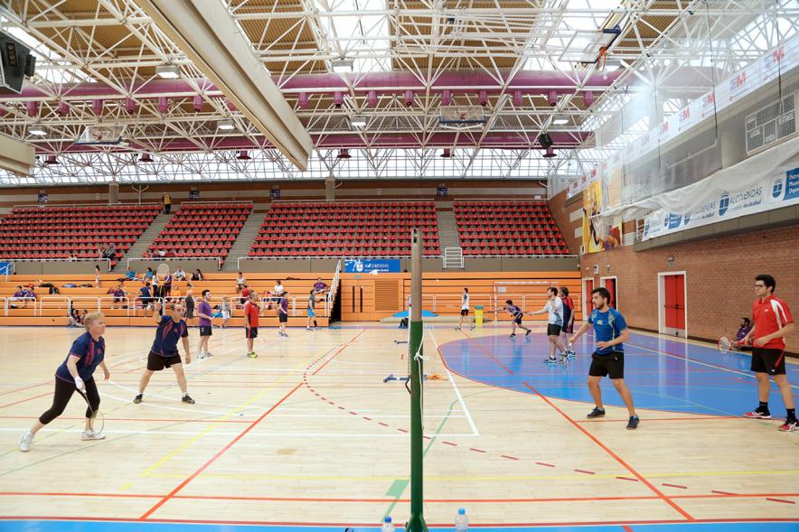 IIº Torneo de Badminton de Alcobendas ARAPA -  Los jugadores en la pista.
