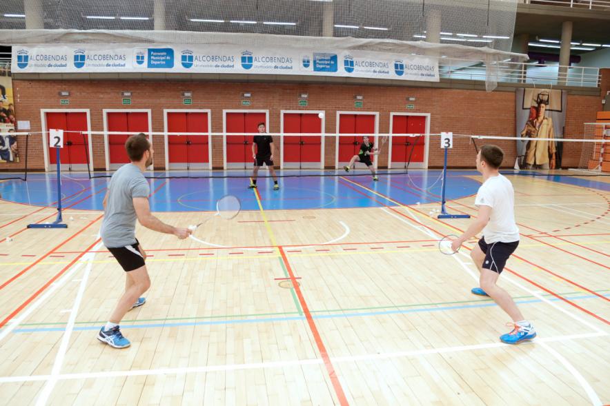 IIº Torneo de Badminton de Alcobendas ARAPA - Los jugadores en la pista. 