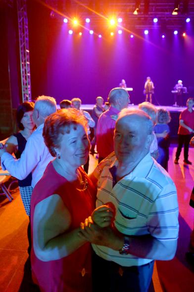 Asistentes al Gran Baile temático Años 50-60 